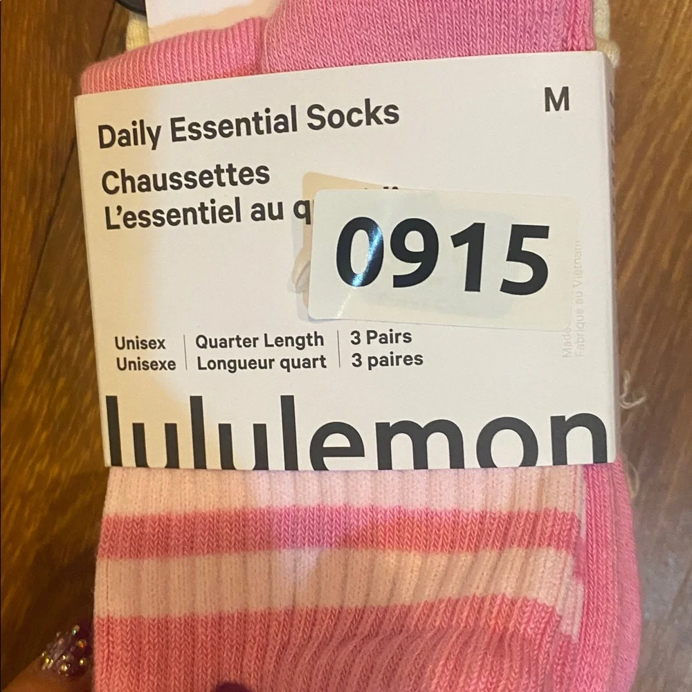 NWT Lululemon daily essential socks Multi 3 Pk Size: Medium